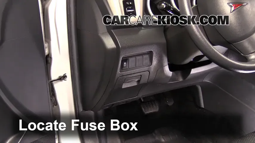 2009 Pontiac Vibe 2.4L 4 Cyl. Fuse (Interior) Check